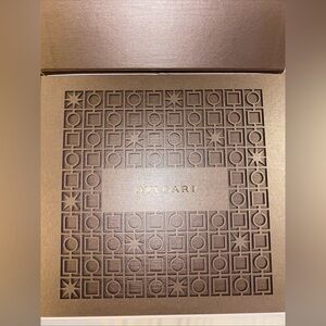 BVLGARI SIGNATURE GIFT BOX WITH ICONIC DESIGN